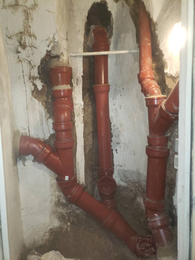 Nouvelle colonne fonte ductile SMU+ en cours de pose